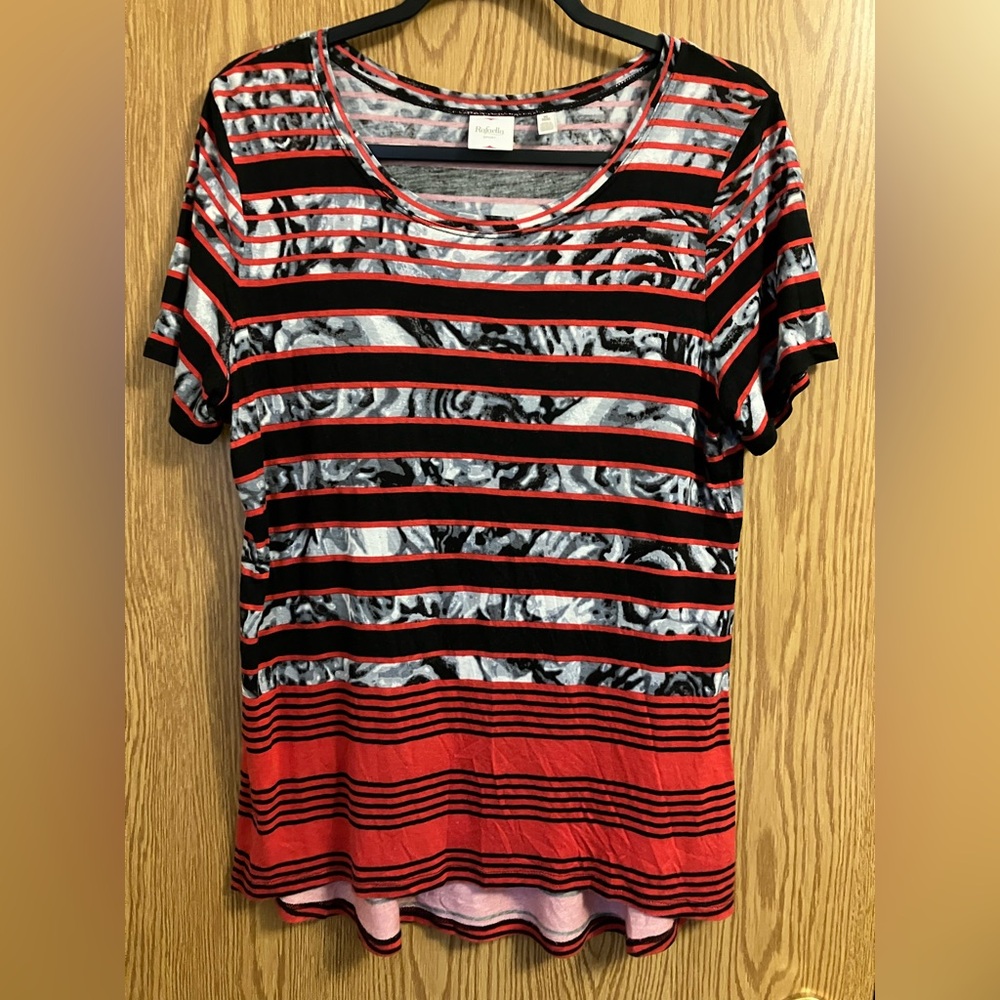 Rafaella Red and‎ Black Patterned Short Sleeve Top Rounded Neckline Medium